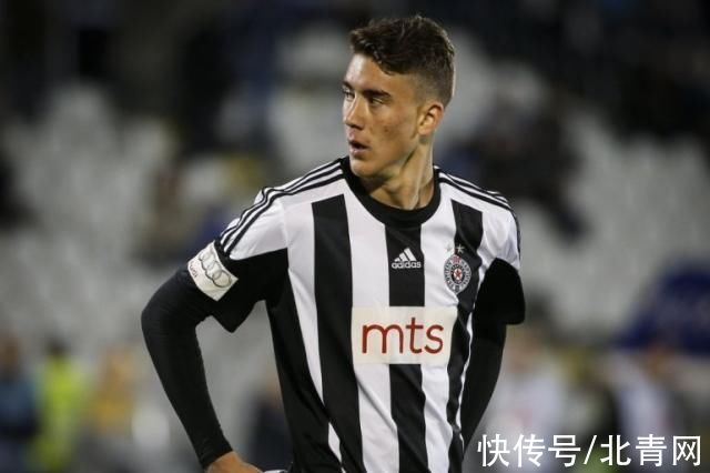 各地纷纷举 各地纷纷举