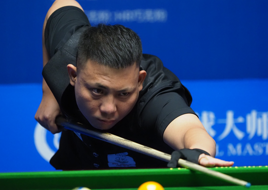 记者:前国脚正式加入青岛西海岸教练组 国青门将李昊正在试训.